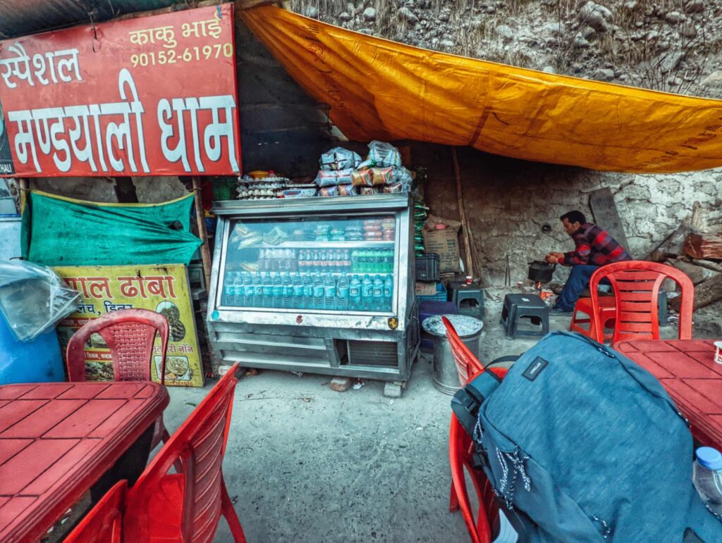 At the bonfire in Manali tea stall, I noticed another person sitting. After chatting with him, I found out that he is an native from Palampur, Himachal Pradesh and runs a traveller for sightseeing. We took tea & discussed on the topic of offbeat places in Himachal Pradesh for nearly one hour till the dawn.