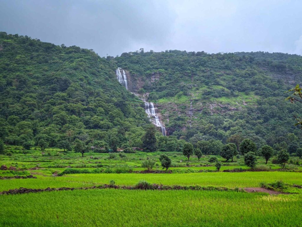 Beautiful waterfall in Khandi region, Maval – A serene cascade surrounded by lush green landscapes.